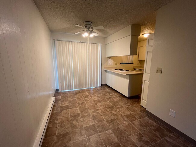 Building Photo - LOVELY DUPLEX HOME IN BEAUTIFUL SANDY, OR!!