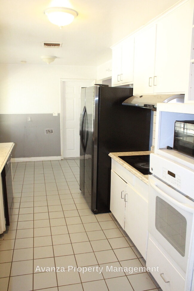 Building Photo - Home for Rent  3 Bed/1 Bath - 1,847 Sq Ft.  Rent: $2,095/month  Deposit: $2,195 Hoover High Region