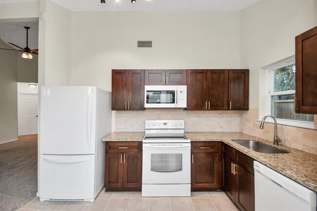Building Photo - 17107 Amber Ridge Dr