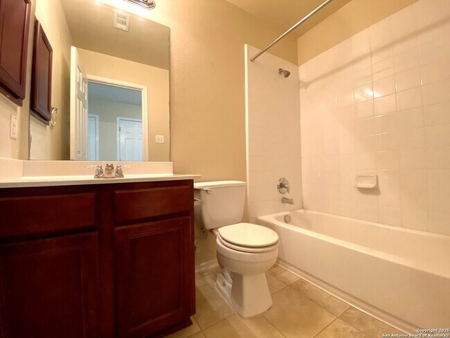 Building Photo - 215 Coopers Hawk