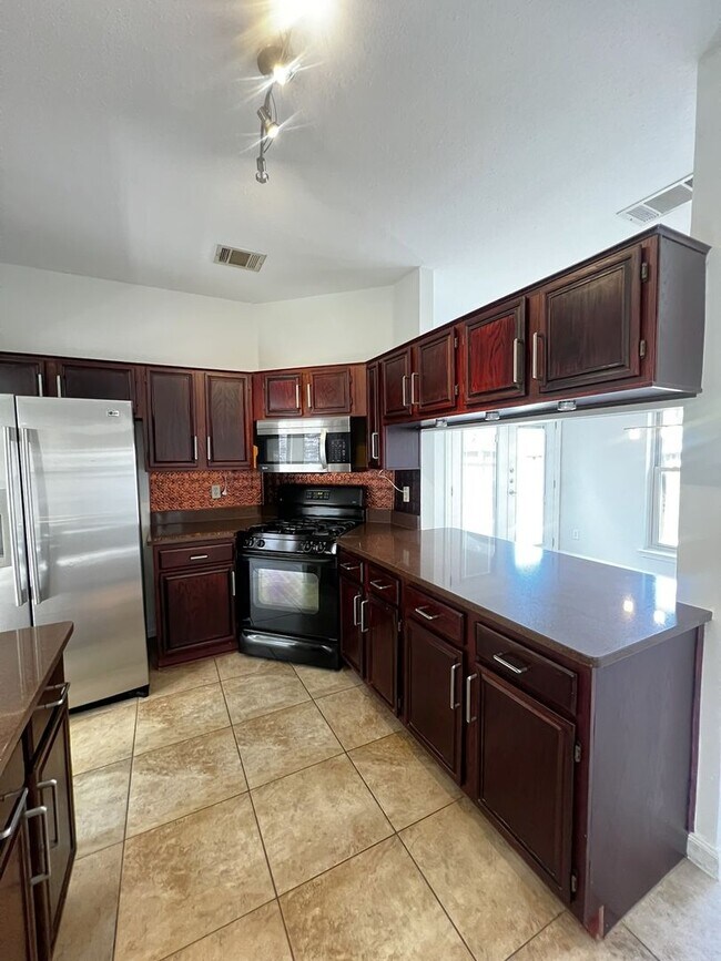 Building Photo - Wonderful 3-bedroom Home in Harris Branch
