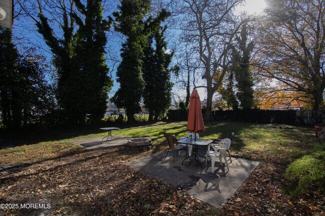 Building Photo - 1014 2nd Ave