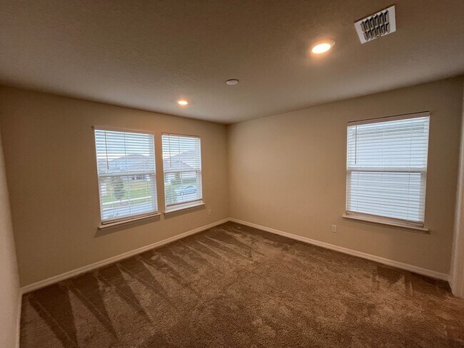 Building Photo - 5625 Cedar Chase Dr