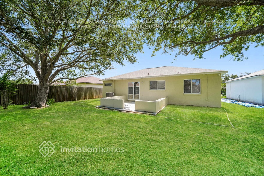 Building Photo - 1214 Blufield Ave