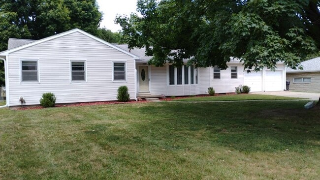 Building Photo - 3126 McCain Rd