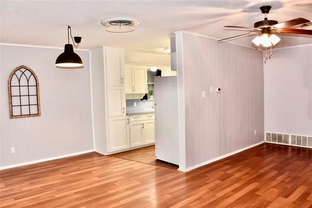 Building Photo - 1405 Brookside Dr