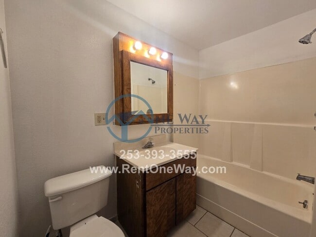 Building Photo - 18601 4th St E