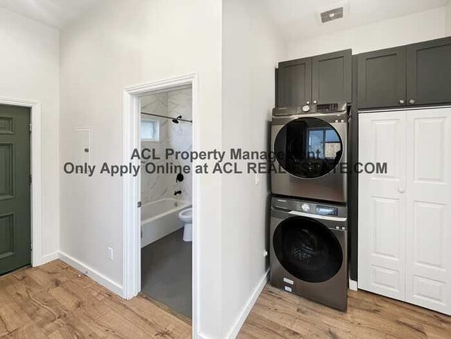 Building Photo - Beautiful, Modern and Affordable Studio Home For Rent