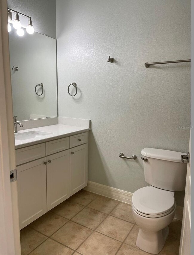 Building Photo - 2 Bedroom Townhome with 1 Car attached Gar...