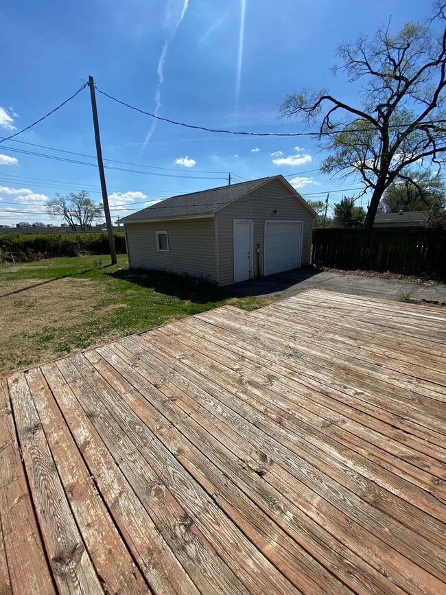 Building Photo - 7 Briarcliff Dr