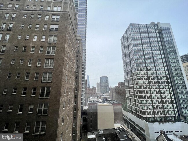 Building Photo - 135 S 19th St