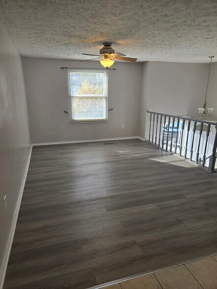 Building Photo - 554 Logan St