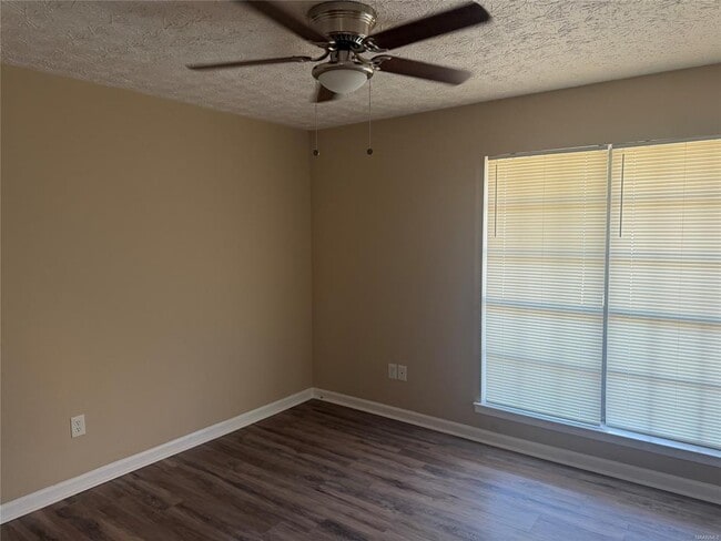 Building Photo - 1206 Kingston Green Dr