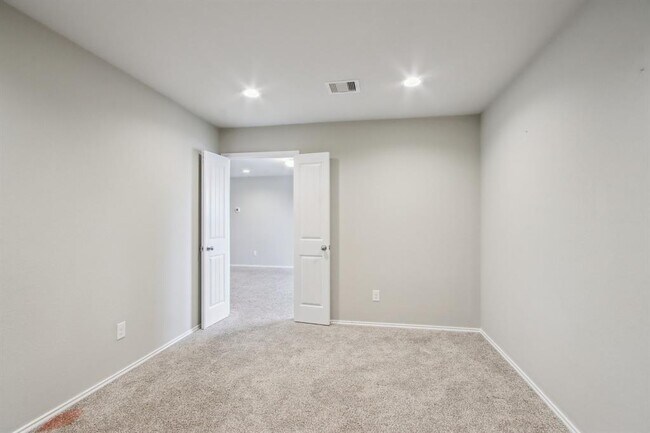 Building Photo - 8414 Aster Gln Wy