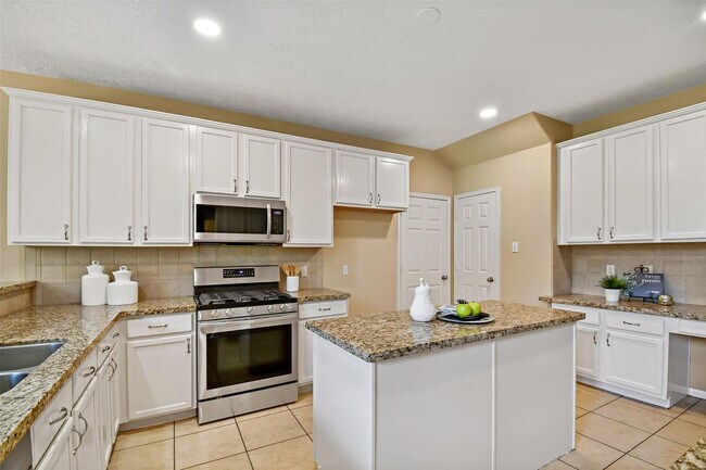 Building Photo - Beautifully Updated Home in Sugar Land’s S...