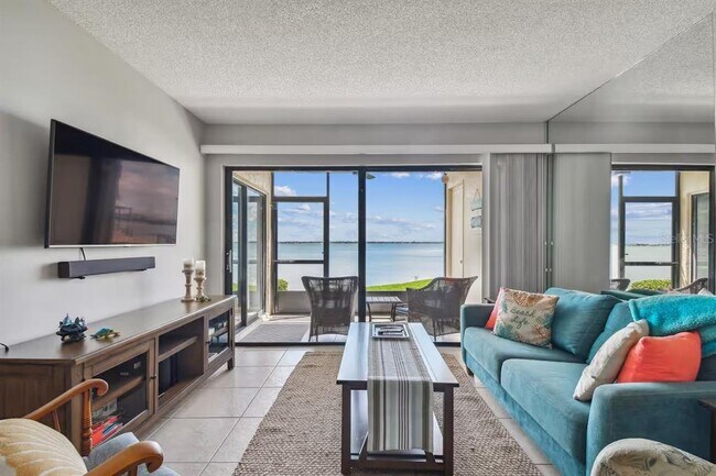 Building Photo - 6177 Sun Blvd