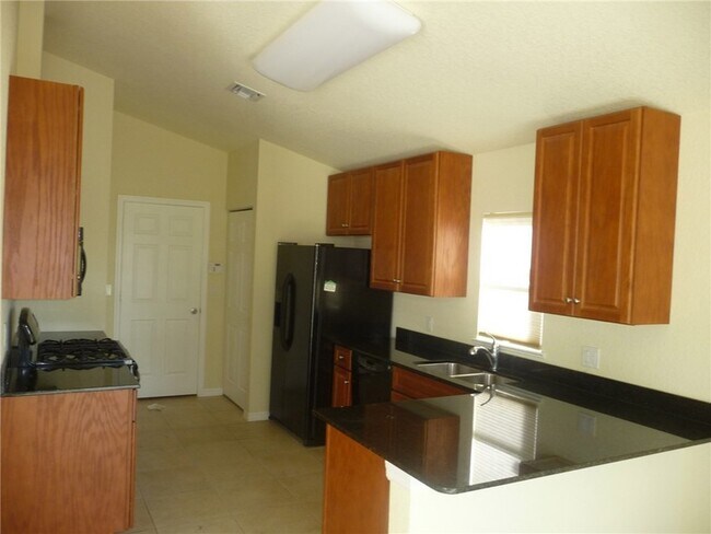 Building Photo - 515 Calamondin Way SW