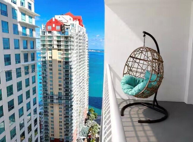 Building Photo - 1200 Brickell Bay Dr