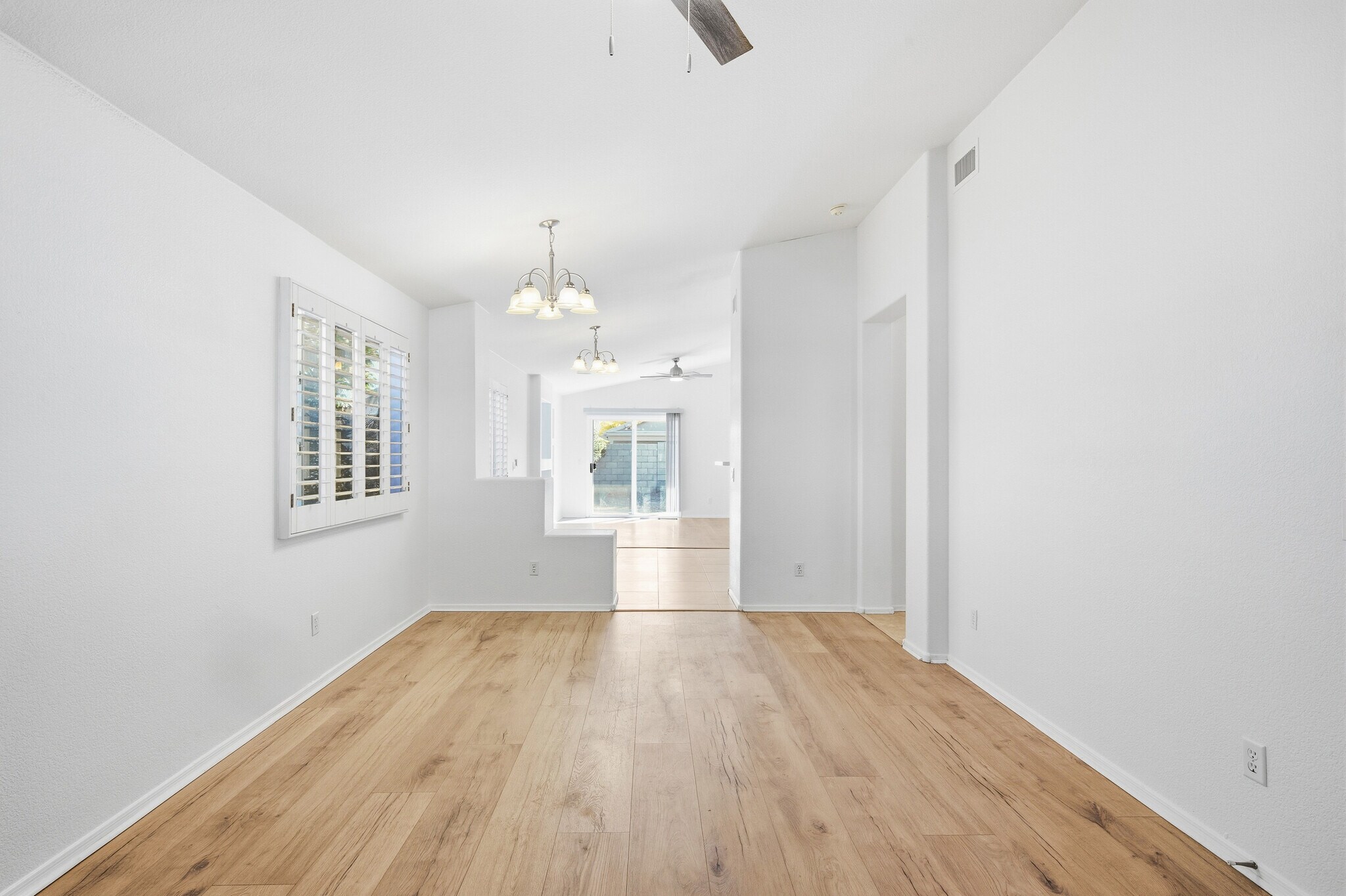 Building Photo - 7319 W Eugie Ave