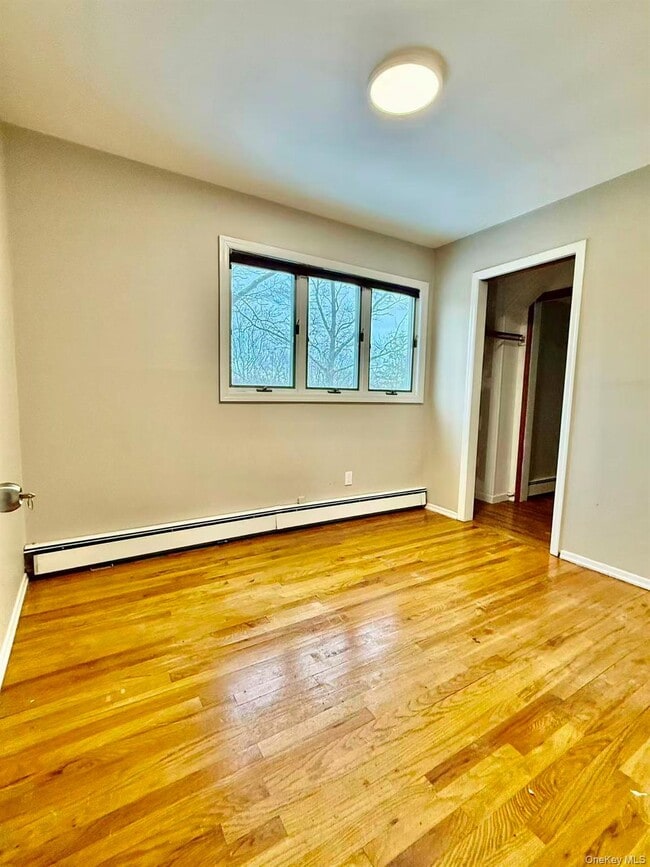 Building Photo - 33 Pilgrim Dr