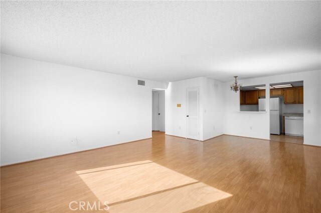 Building Photo - 1004 E Garfield Ave