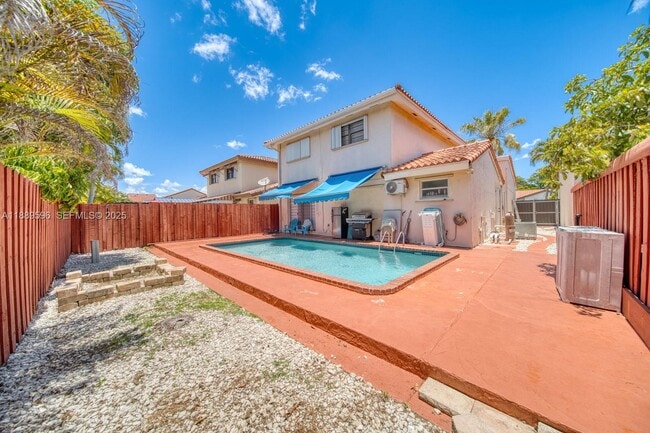 Building Photo - 10000 SW 147th Ct