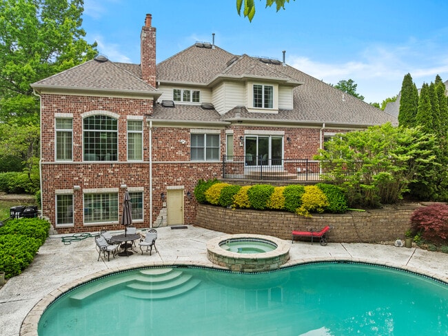 Building Photo - 12932 Sunset Bluff Ct