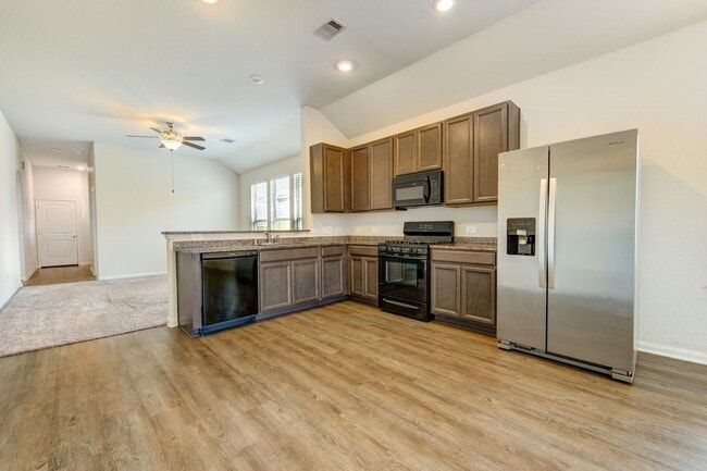 Building Photo - 14469 Sugar Pines Dr