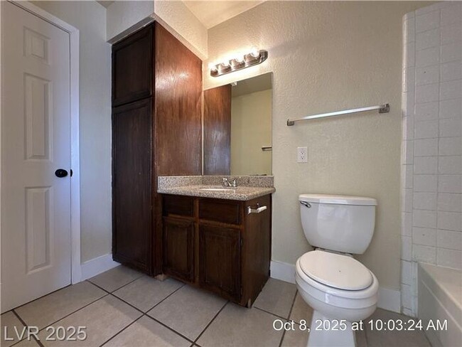 Building Photo - Enjoy comfortable, convenient living in th...