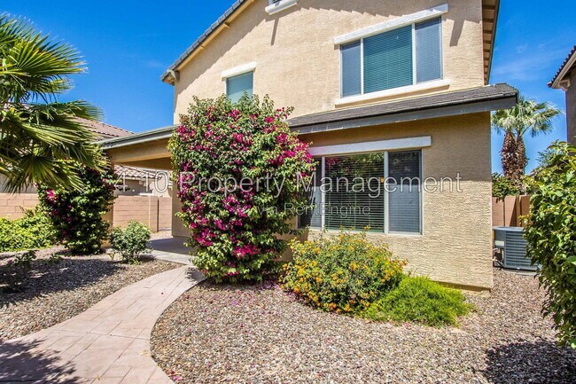 Building Photo - 951 E Bellerive Pl