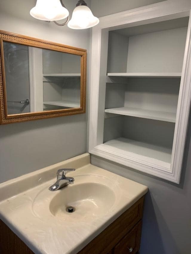 Building Photo - 14-16-16 E 41st St