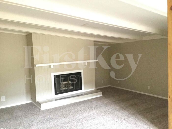 Building Photo - 123 Keller Ave