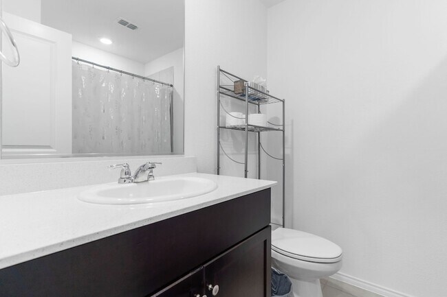 Building Photo - 5401 Rockrose Ln