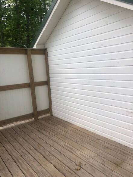 Building Photo - 694 Sebago Rd