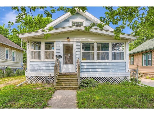 Primary Photo - 1083 Western Ave N