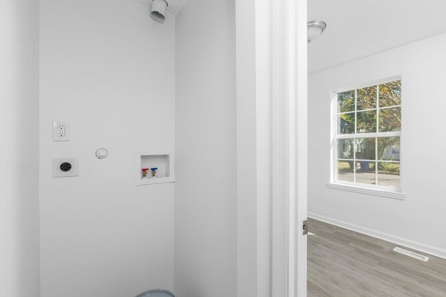 Building Photo - Spacious 4-Bedroom Home with Modern Upgrades Throughout