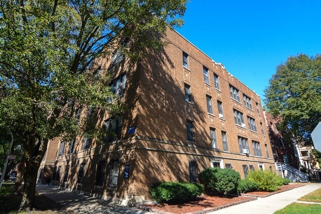 Building Photo - 3909 N Janssen Ave