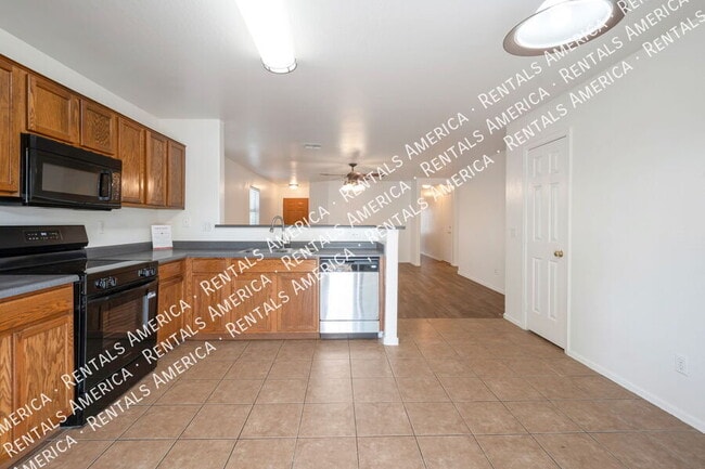 Building Photo - 2457 E Meadow Chase Dr