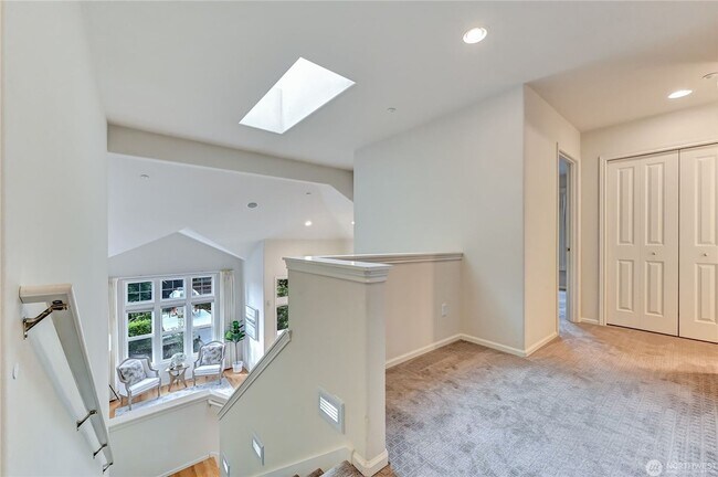 Building Photo - ? Stunning 4BR/3.5BA Home in Lake Forest P...