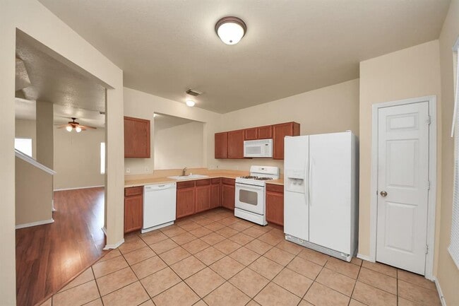 Building Photo - 23859 Pebworth Pl