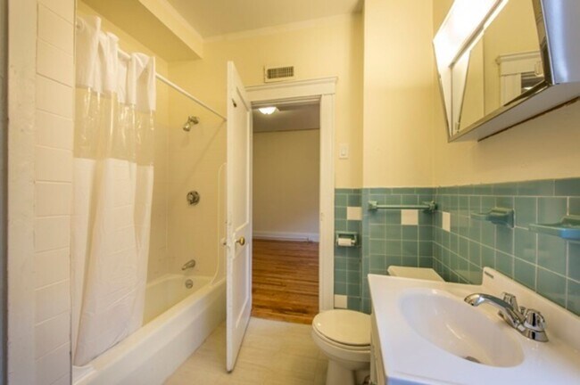 Building Photo - NO FEE!!   PRIME LOCATION!!!  COOLIDGE CORNER 4 BED/2 BATH FOR 9/1!!!!