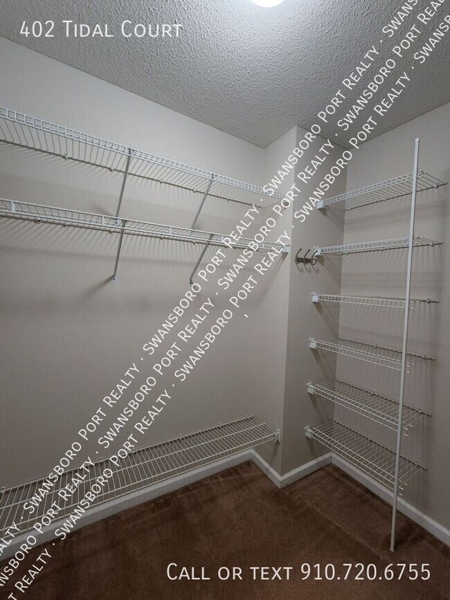 Building Photo - 402 Tidal Ct