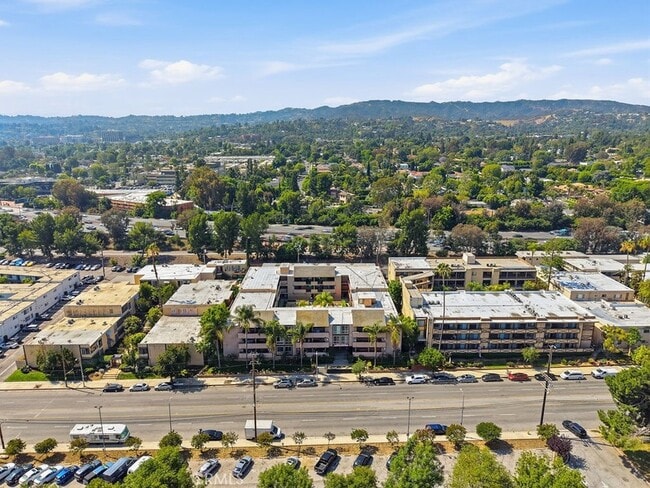 Building Photo - 17000 Burbank Blvd