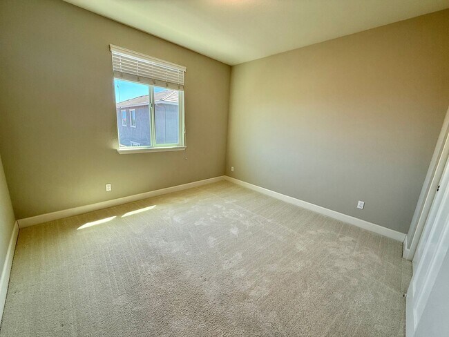 Building Photo - 1561 Osborn Dr