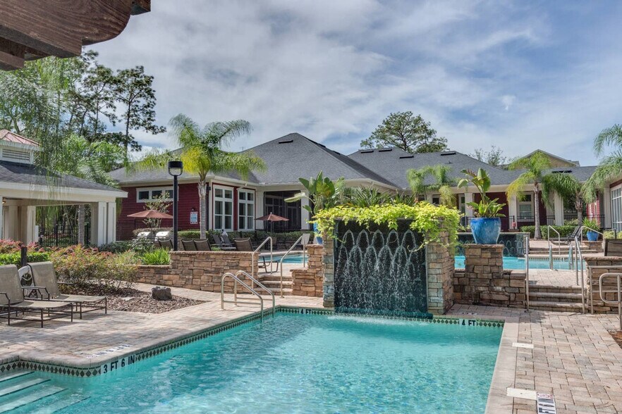 Building Photo - 25150 Lovegrass Dr