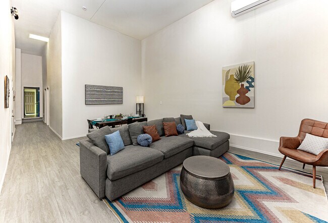 Building Photo - 820 Avalon Ave