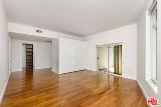 Building Photo - 1 W Century Dr