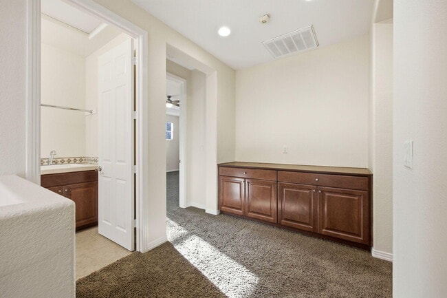 Building Photo - 35495 Domani Dr