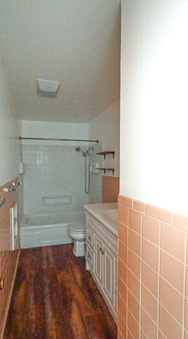 Building Photo - 903 N Lamb St