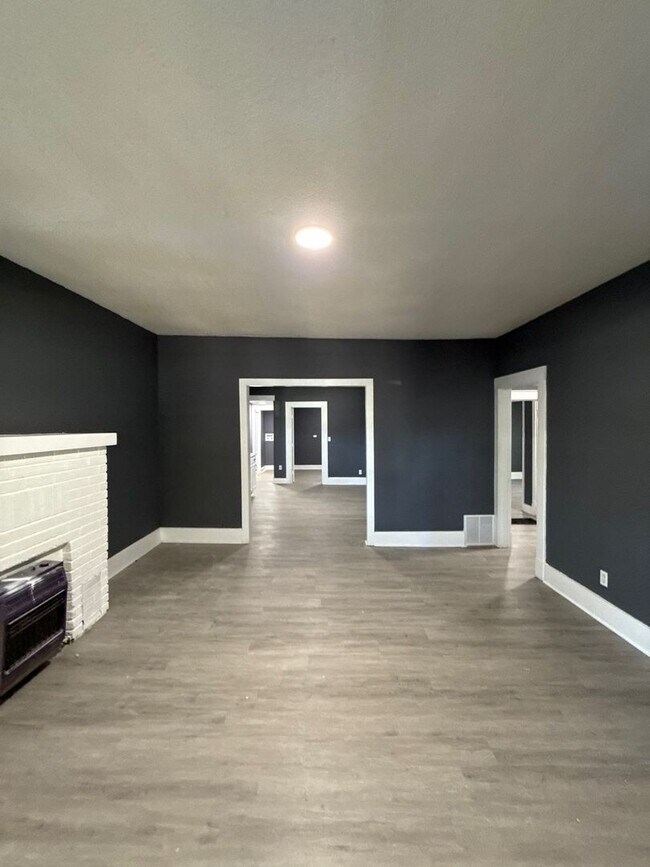 Primary Photo - Fully Renovated Home in Binghampton – Section 8 Welcome!